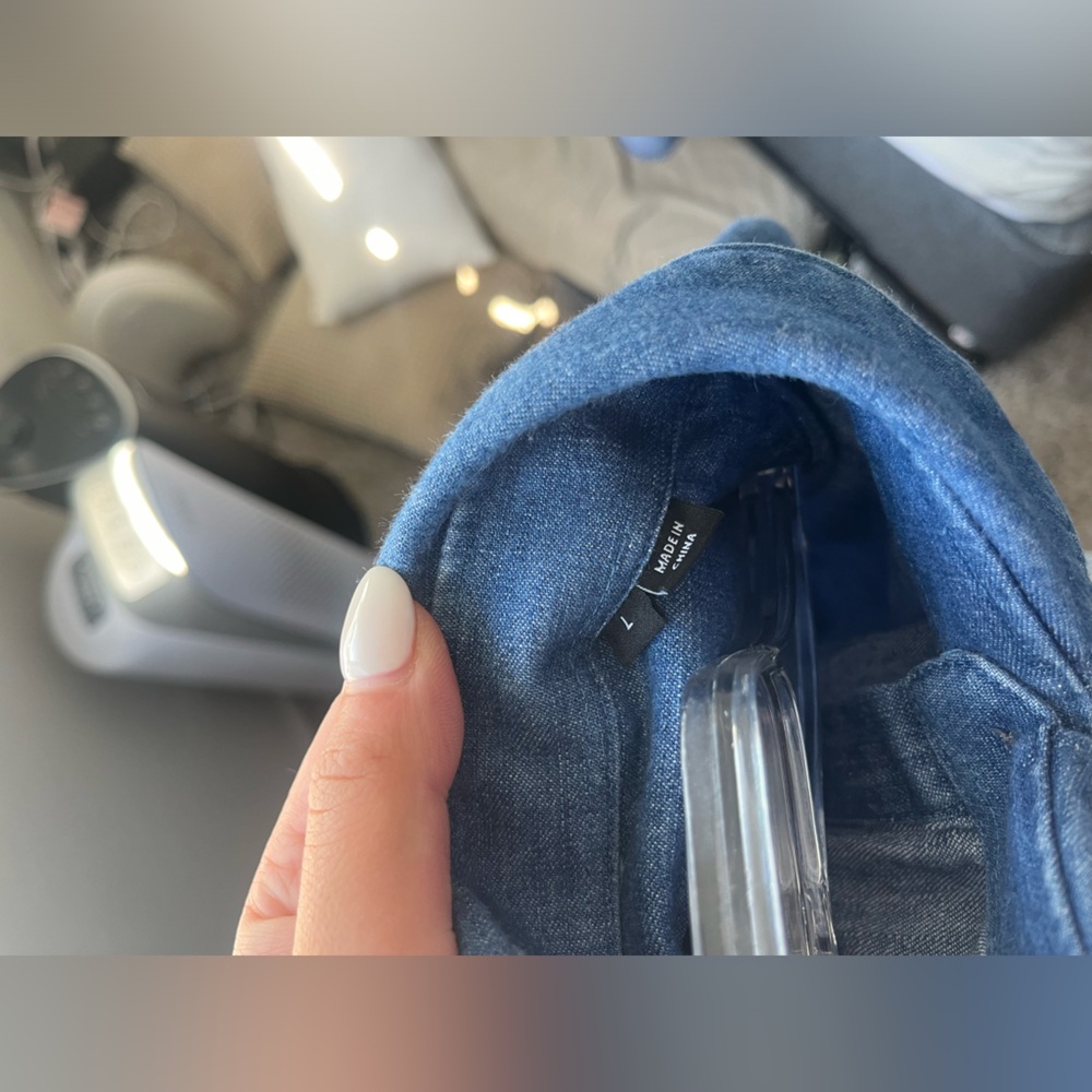 Hugo Boss Men Button Up , Size Large Regular Fit - image 4